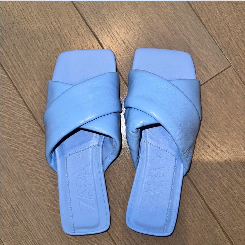 Zara padded blue sandals in size 5 (35). Good condition only worn once